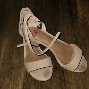 GB Nude Dress shoes Girls Size 1